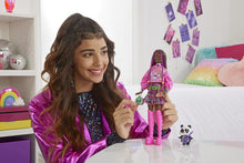 Charger l'image dans la galerie, Mattel, Poupée Barbie Extra Cheveux Rose Style Punk avec Panda