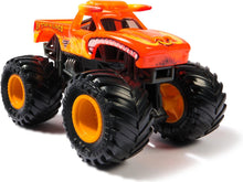 Charger l'image dans la galerie, SPIN MASTER Monster Jam Supercharge Speedway avec Megalodon et Crazy Bull