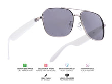Charger l'image dans la galerie, Lunettes connectées Mogie blanches avec monture argentée mate et verres solaires polarisés Branche tactile - Verres solaires polarisés - Branche tactile - Gestion playlist et appels - Bluetooth - Assistant vocal - Monture : Grise métalisée mate