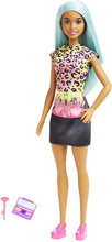 Charger l&#39;image dans la galerie, MATTEL Poupée Barbie Maquilleuse Artistique
