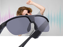 Charger l'image dans la galerie, Lunettes connectées Mogie. - Modèle Atlas - Branches noires avec monture noire et verres solaires  Branche tactile  - Verres solaires - Gestion playlist  et appels - Bluetooth - Assistant vocal  Monture : Noire
