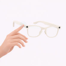 Charger l'image dans la galerie, Lunettes intelligentes multifonctions NASA  édition FUTURA Caméra ,prise de photos, enregistrement vidéo et audio, appels Bluetooth, lecture de musique, assistant vocal, transmission sans fil Wi-Fi,  Monture Mat Blanc Verres Incolore Modèle  Unisex design
