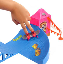 Charger l'image dans la galerie, HOT WHEELS Coffret Skate Skatepark Pack Attractions, 1 Fingerboard Tony Hawk
