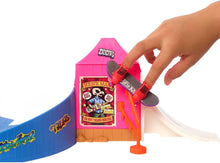Charger l'image dans la galerie, HOT WHEELS Coffret Skate Skatepark Pack Attractions, 1 Fingerboard Tony Hawk
