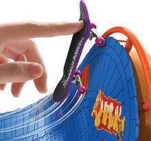 Charger l'image dans la galerie, HOT WHEELS Coffret Skate Skatepark Pack Attractions, 1 Fingerboard Tony Hawk

