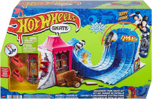 Charger l'image dans la galerie, HOT WHEELS Coffret Skate Skatepark Pack Attractions, 1 Fingerboard Tony Hawk
