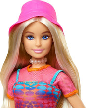 Charger l'image dans la galerie, MATTEL Poupée Barbie Deluxe Style en Combinaison Rose
