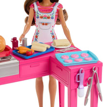 Charger l'image dans la galerie, MATTEL Set de cuisine Barbie Teresa avec poupée
