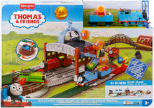 Charger l'image dans la galerie, Fisher Price Thomas et Ses Amis Coffret Lancement de tonneaux motorisé avec Locomotive motorisée Classique et Wagon de Chargement, 5,5 mètres de Piste
